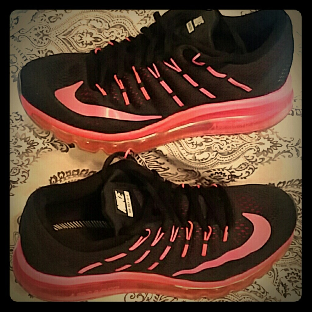 NIKE AIR MAX 2016